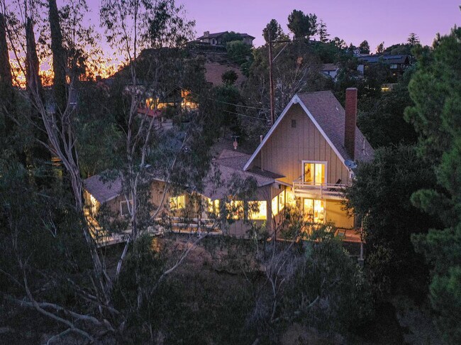 Building Photo - 4236 Ensenada Dr