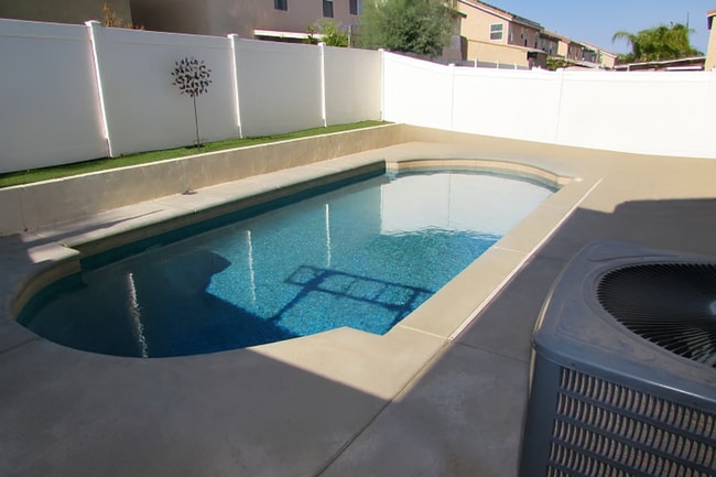 Building Photo - 4BR w/ Pool, Solar & A/C in Perris