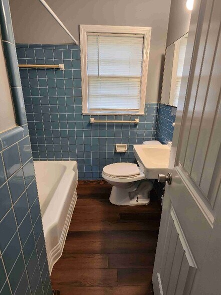 Building Photo - 5537 17th St E