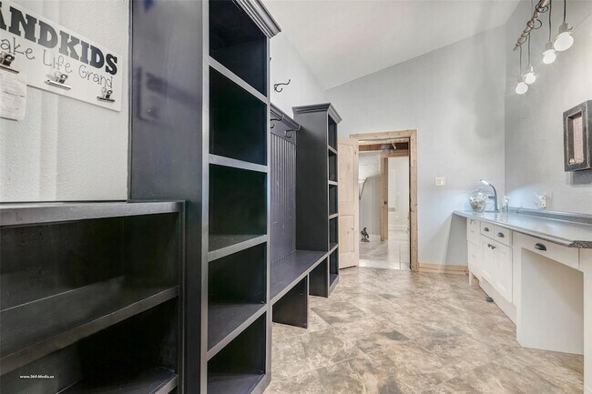 Building Photo - 18754 Farm to Market Rd 2755