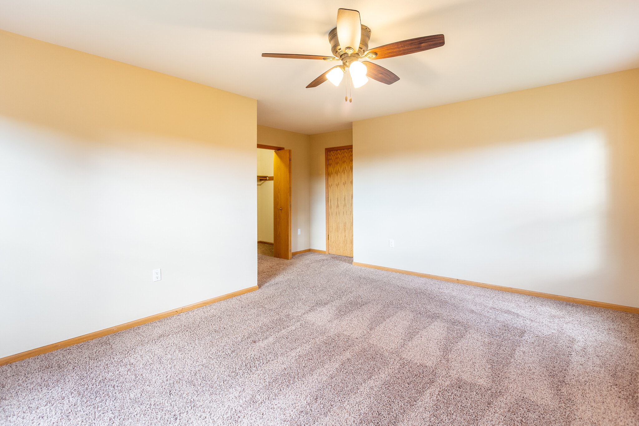 Building Photo - 3745 Maple Grove Dr