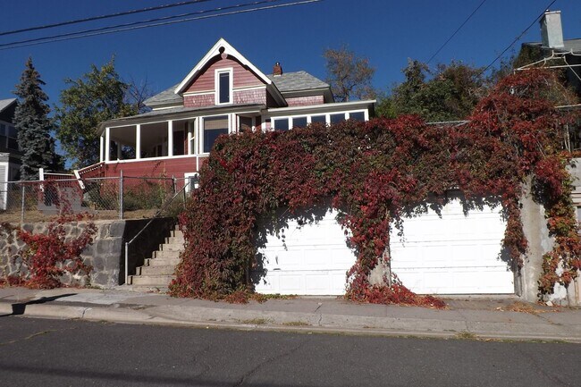 Building Photo - 3 bedroom 2 bath house