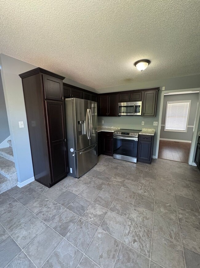 Building Photo - Beautiful 3-BR Colonial with Huge Bonus Room in Summerhaven!