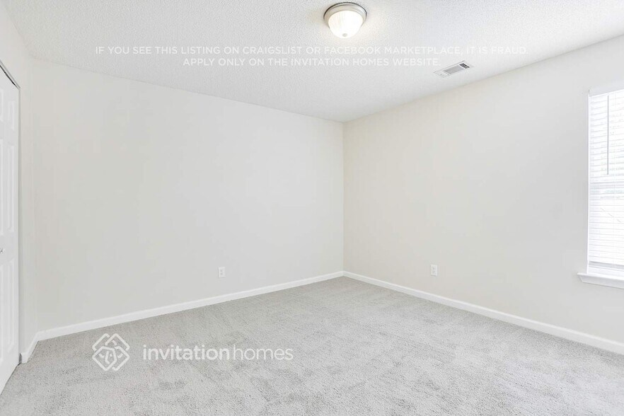 Building Photo - 4855 Larkspur Ln