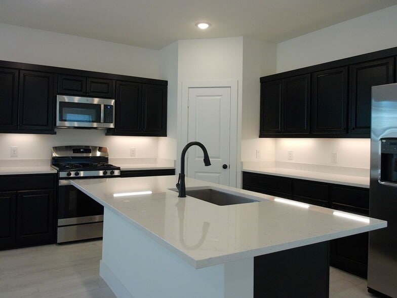 Building Photo - 19293 Hazel Firs Ln