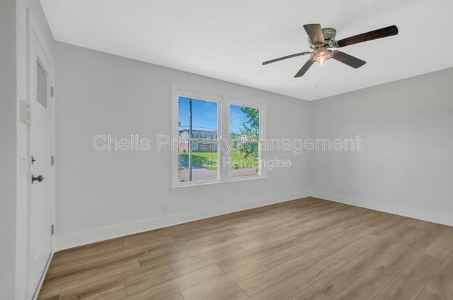 Building Photo - 738 McPherson Dr