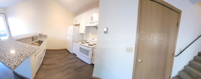 Building Photo - 430 1st Ave NE