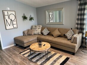 Building Photo - 713 Diamond Loop