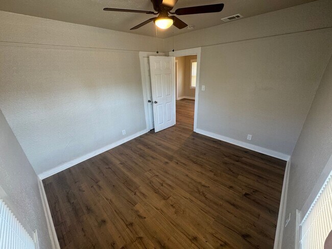 Building Photo - 2 bedroom | 1 bathroom | Single family in ...