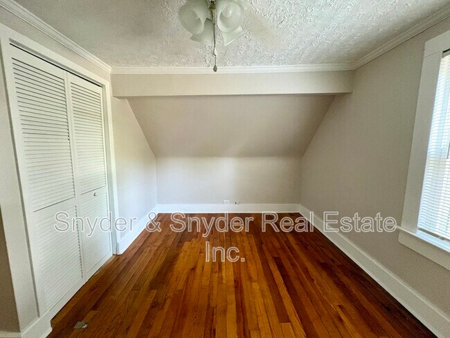 Building Photo - 605 Sackett Ave