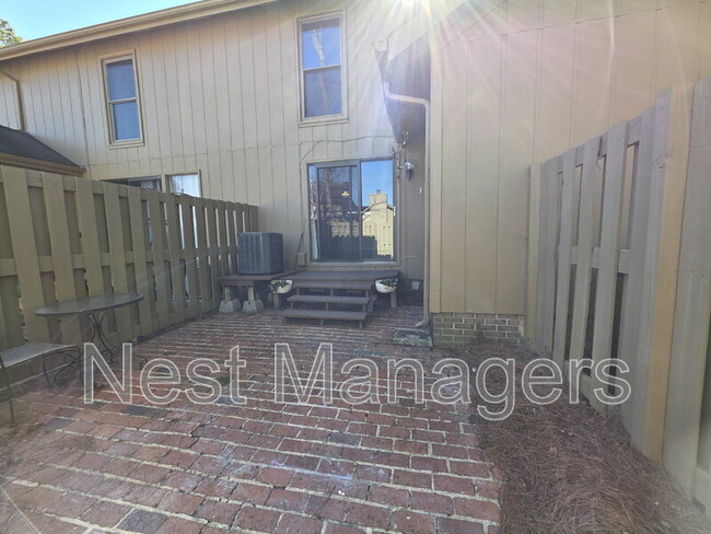 Building Photo - 4618 Fen Ct