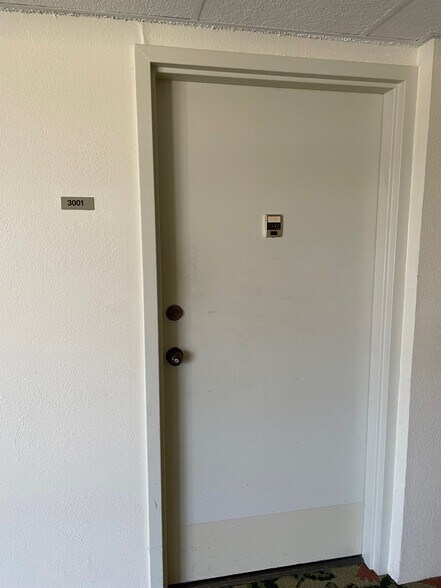 Primary Photo - 2499 Kapiolani Blvd