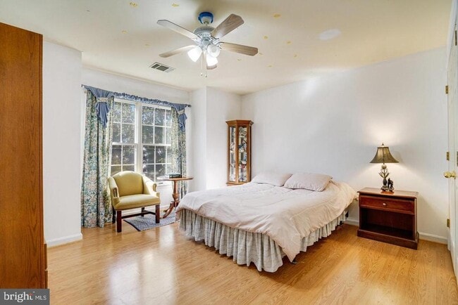 Building Photo - 1502 Old Drummer Boy Ln