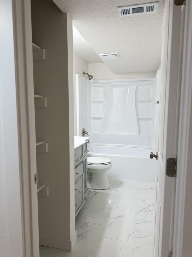 Building Photo - 414 W Peppergrass Wy