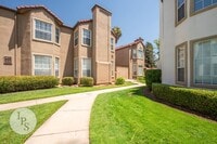 Building Photo - North Fresno Villa San Marcos Apt, 2BR/2BA, Gated Community - Water/Garbage/Sewer included!