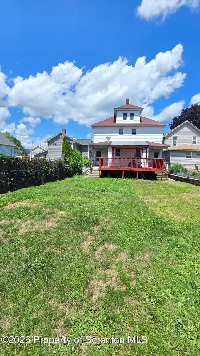 Building Photo - 542 Deacon St