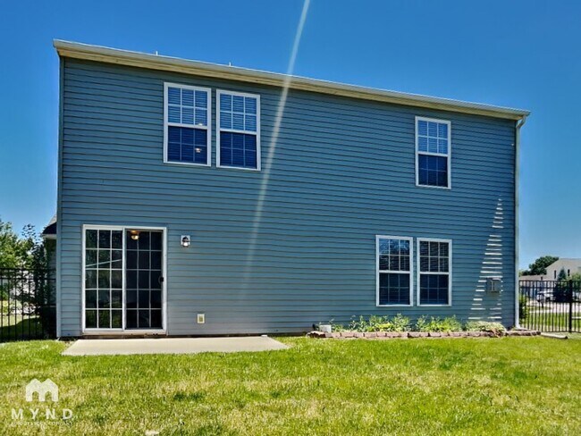 Building Photo - 8351 S Midnight Dr