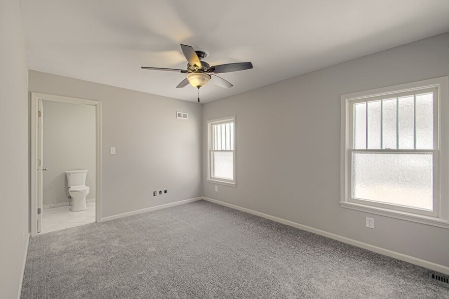 Building Photo - 3138 W 43rd Ave