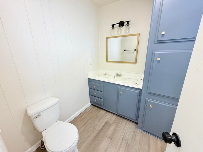 Building Photo - 64811 Thomas Ave