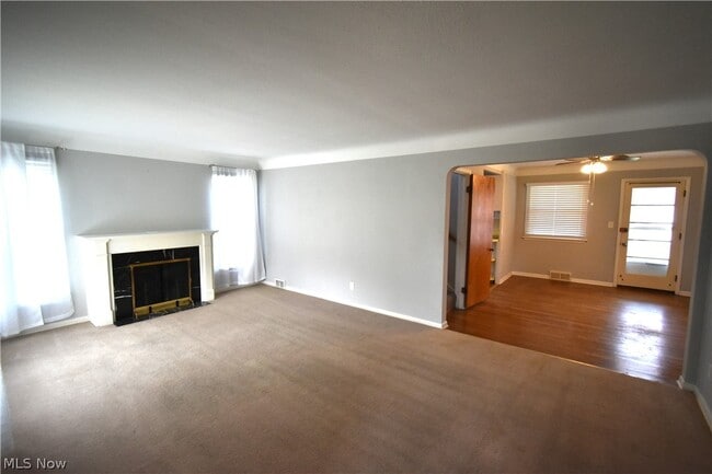 Building Photo - 2761 Forestview Ave