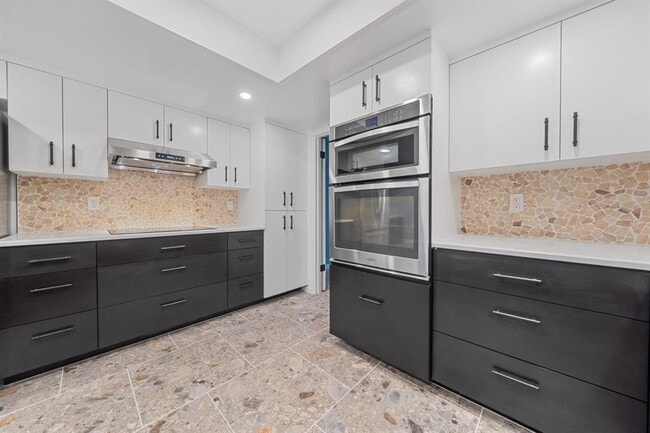 Building Photo - 2175 Park Rd