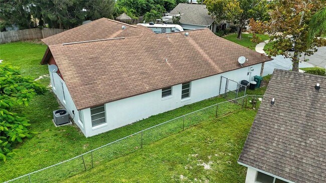 Building Photo - 3346 Mazur Dr