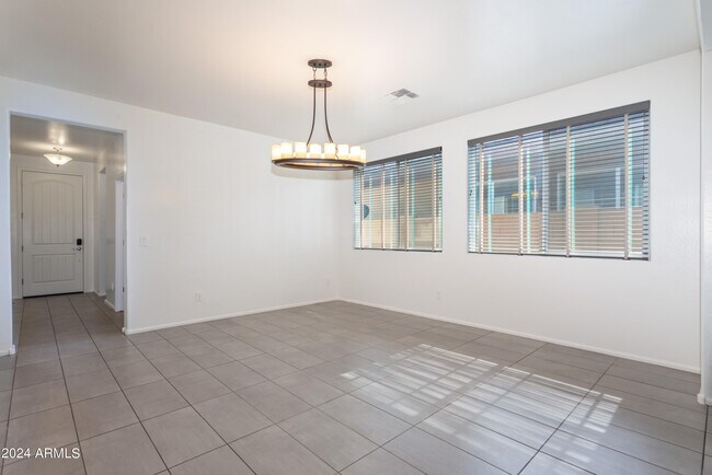 Building Photo - 10432 W Papago St