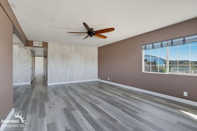 Building Photo - Updated 3Bdm 2Ba Single Story Home with Detached Garage in the Heart of Lakeside