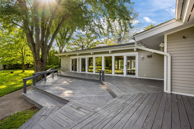 Building Photo - 1161 Winwood Dr