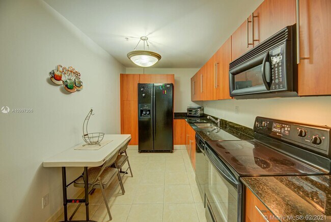 Building Photo - 3001 S Ocean Dr