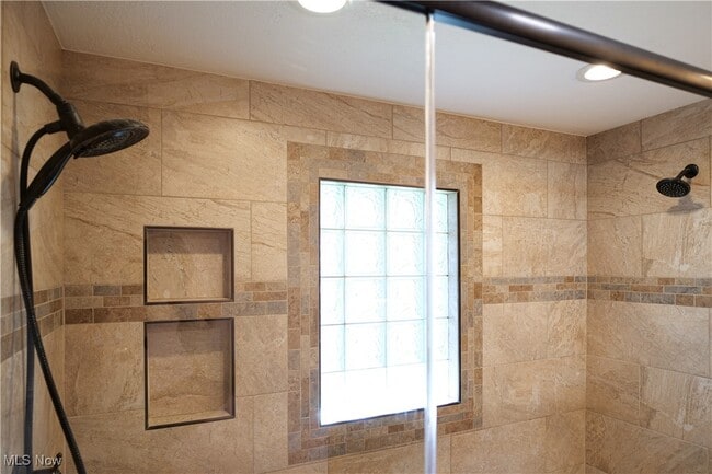 Building Photo - 5162 Johnnycake NE Rdg