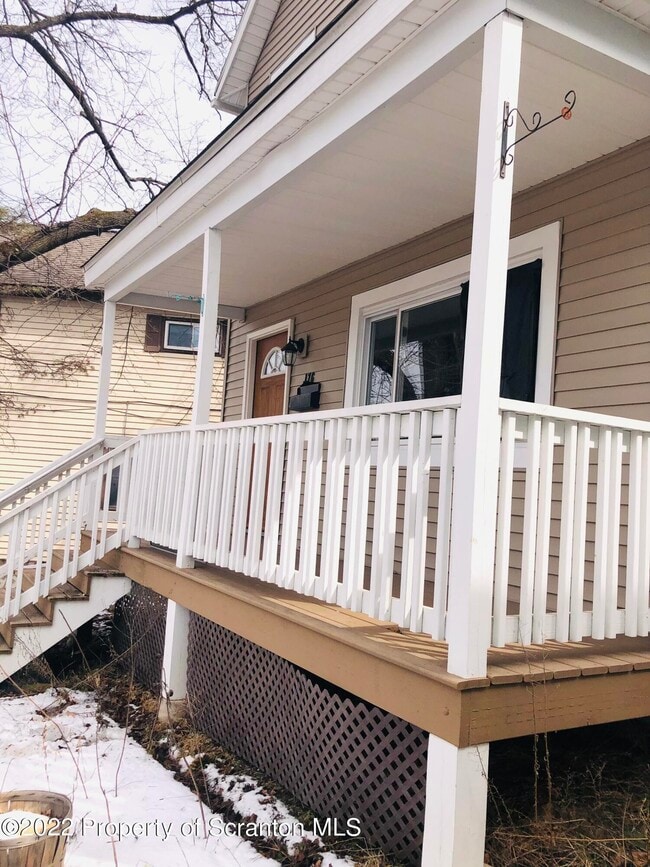 Building Photo - 176 Belmont St