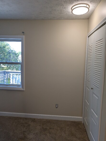 Building Photo - 17 Sheldon Rd