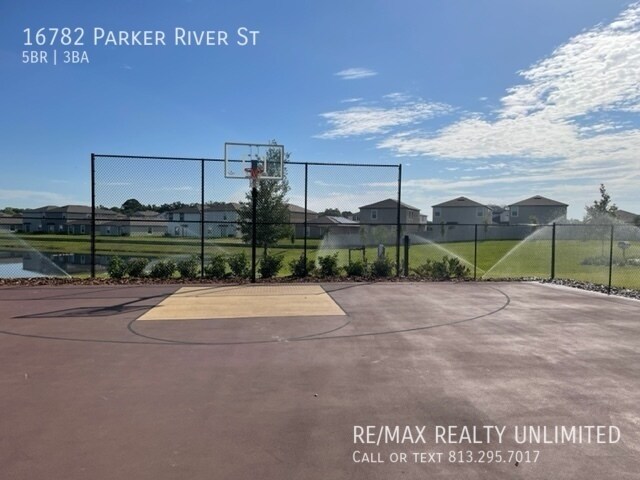 Building Photo - 16782 Parker River St