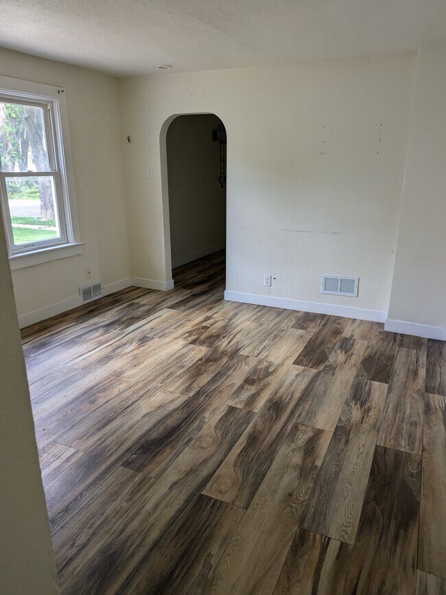 Building Photo - 1262 Lawe St