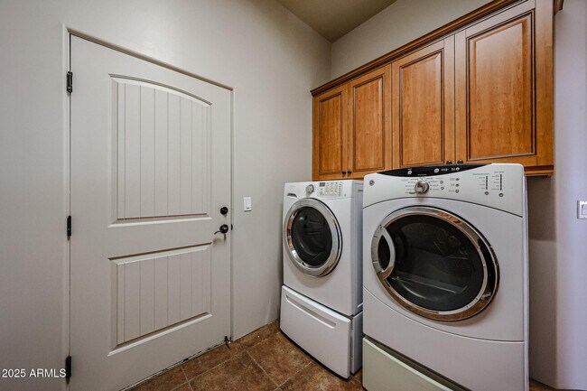 Building Photo - 15225 W Frontier Dr