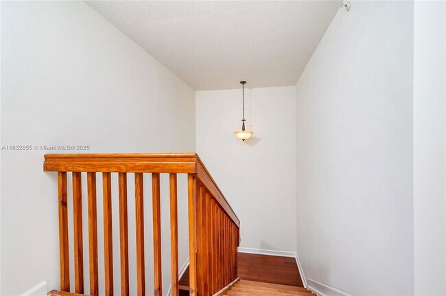 Building Photo - 280 SW 20th Rd