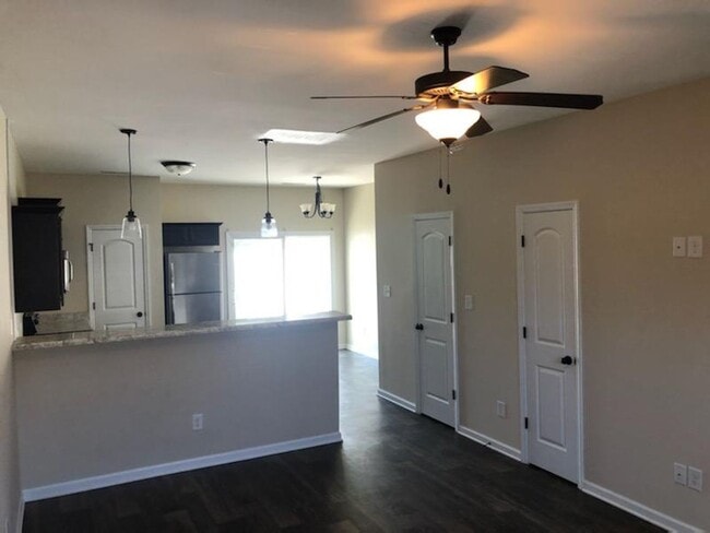 Building Photo - 2 bedroom, 2.5 bath townhouse in Sneads Ferry Justice Farm Townhome community