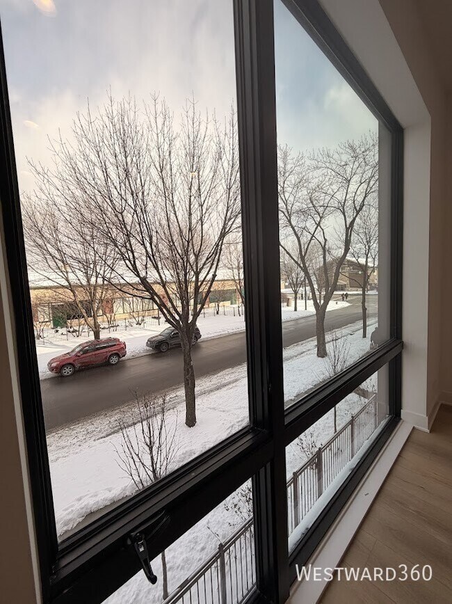 Building Photo - 1607 W 13th St