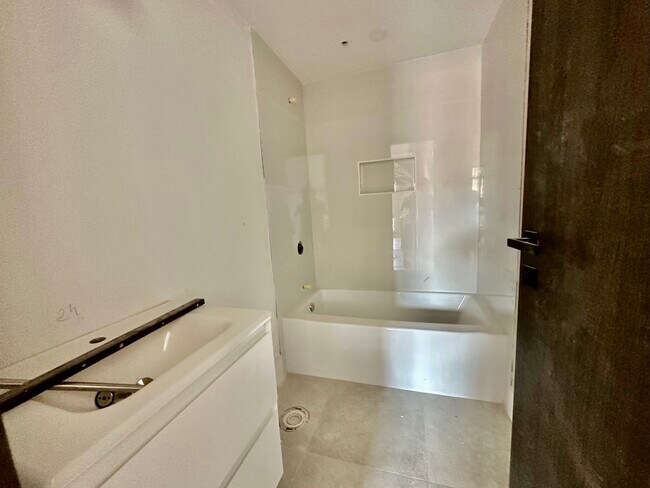 Building Photo - 99 Mount Pleasant Ave