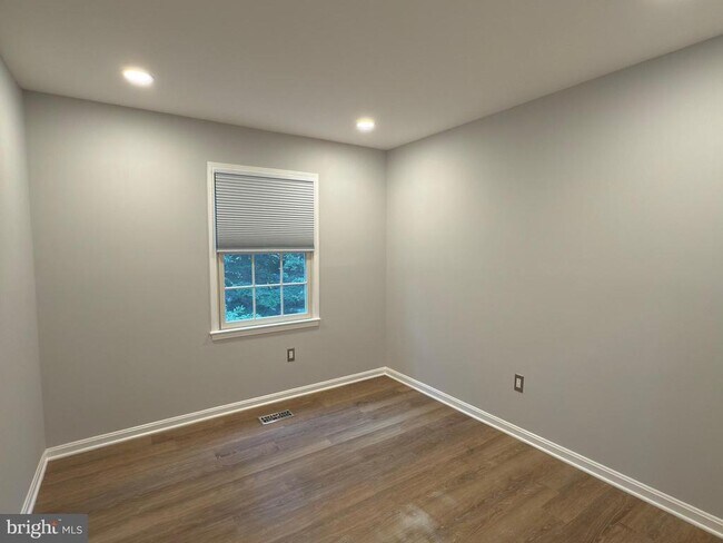 Building Photo - 3945 Wilcoxson Dr