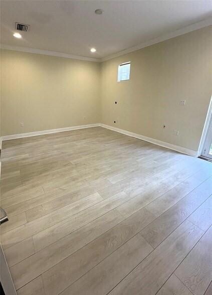 Building Photo - 1362 Bayview Dr