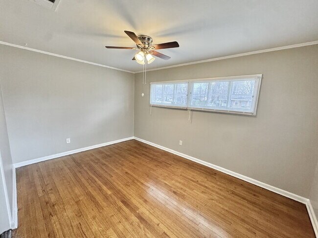 Building Photo - 4555 Willow Rd