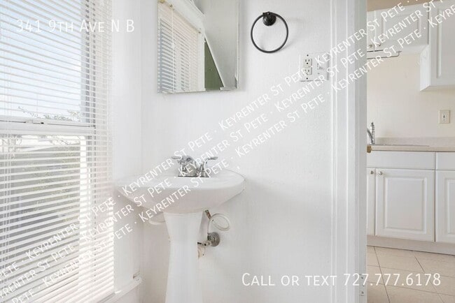 Building Photo - 341 9th Ave NE