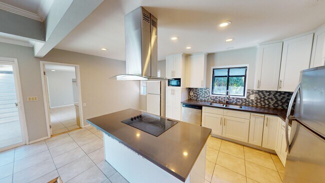 Building Photo - 6145 Mary Ln Dr