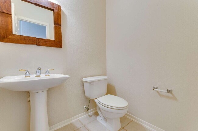 Building Photo - Spacious 5-Bedroom Home in Brazos Landing!