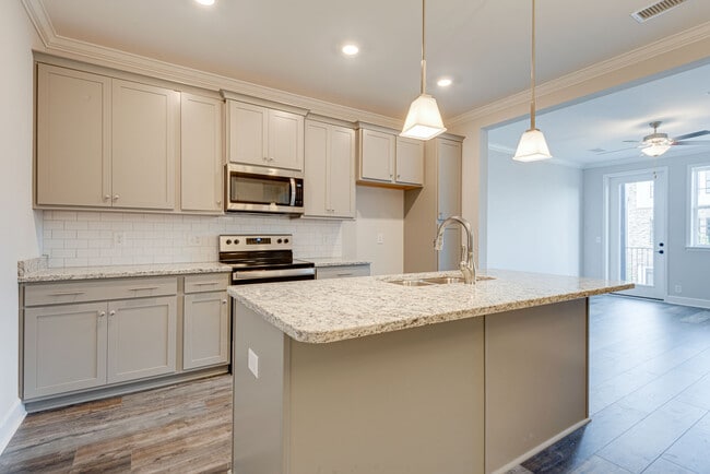Building Photo - 413 Ronan Way