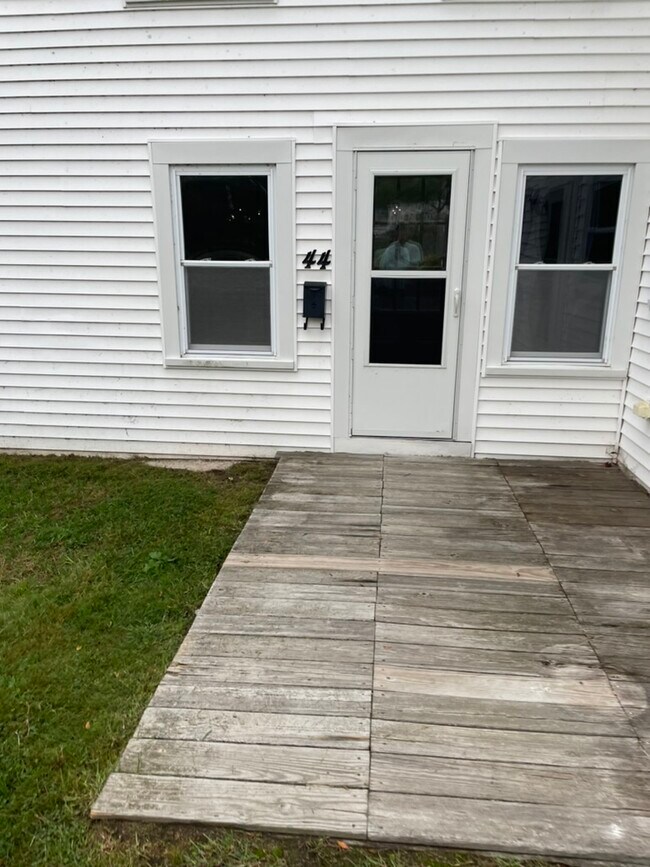 Building Photo - 44 Cottage St