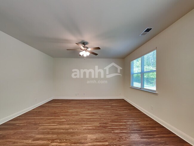 Building Photo - 510 Cash Cir