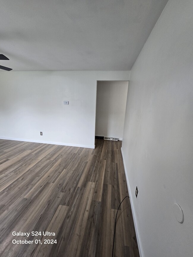 Living room - 21 Cree Dr